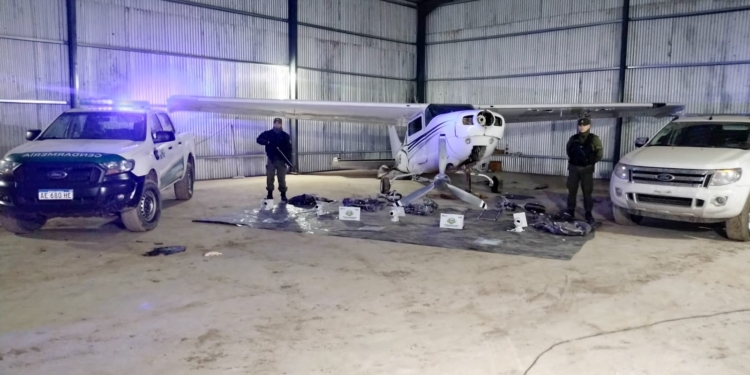 Allanaron un hangar en Carrizales y secuestraron una avioneta del narcotráfico