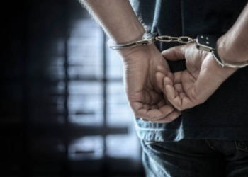 Condenaron a un policía por abusar de una agente en un cementerio y una vivienda