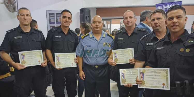 Distinguieron a policías que rescataron a personas del incendio en el hogar de ancianos