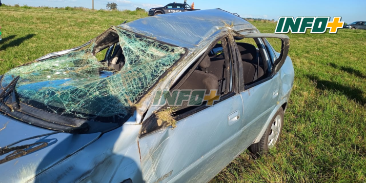 Cuatro mujeres heridas al volcar en autopista entre Maciel y Monje