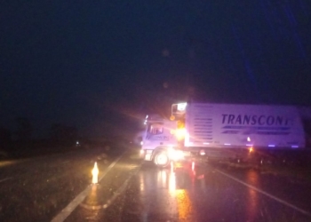 Monje: despistó un camión y quedó cruzado sobre autopista