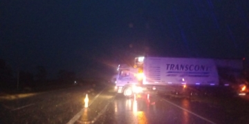 Monje: despistó un camión y quedó cruzado sobre autopista