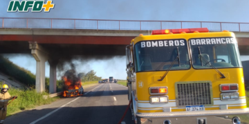 Barrancas: una mujer logró escapar a tiempo del incendio de su auto