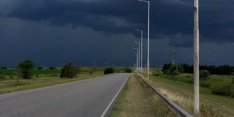 Martes de tormentas fuertes: hay alerta meteorológico en toda la región