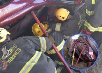 Un auto volcó en Ruta 11 y su conductor fue rescatado por bomberos