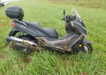 Un hombre en moto despistó sobre autopista en Barrancas