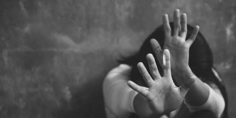 Piden 25 años de prisión para un hombre por abusar de su hija y de la hija de su pareja