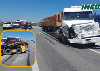 Un camión chocó a una camioneta y a un mini cargador que trabajaban en autopista