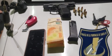 Autopista: detuvieron a un conductor que llevaba un arma y droga