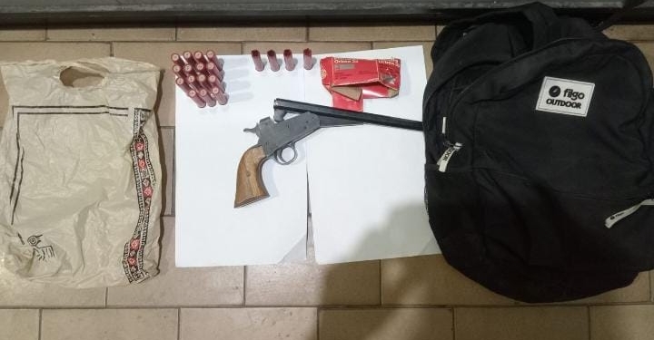 Una mujer detenida por amenazar de muerte a su ex: secuestraron un arma