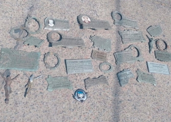 Tres detenidos por robos en cementerios de la región