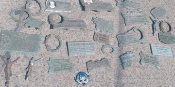 Tres detenidos por robos en cementerios de la región