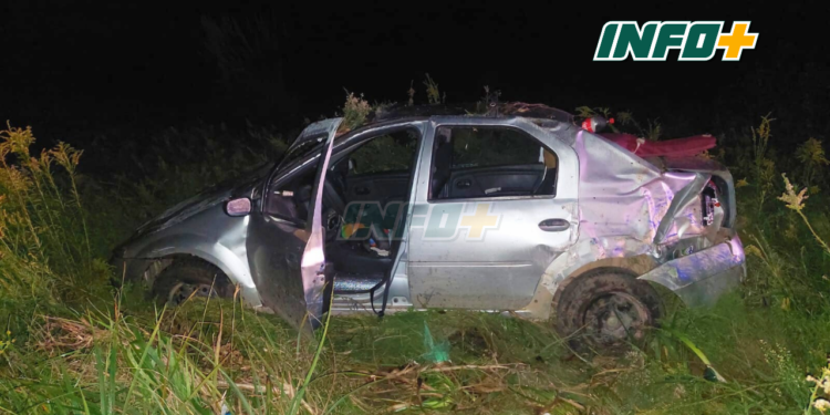 Un auto despistó sobre autopista en Barrancas y cruzó de carril: cuatro heridos