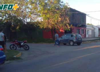 Barrancas: una moto y una camioneta chocaron y un hombre resultó herido