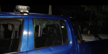 Un hombre detenido por agredir a la policía y dañar un móvil policial