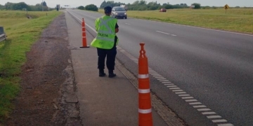 Oliveros: dos delincuentes armados asaltaron a un hombre en autopista
