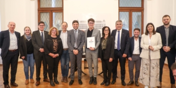 Correa: firmaron un convenio para importantes obras en la Escuela Secundaria Nº 260