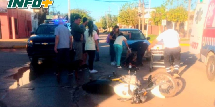 Una motociclista de Gaboto herida tras chocar con un auto en Maciel