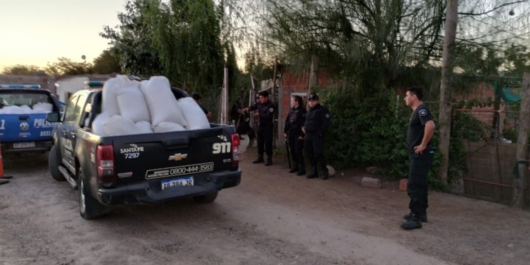 Detuvieron a “boquilleros” de camiones en la región: tenían 1500 kilos de cereal robado