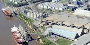 Comienza el paro de aceiteros y paralizaron los puertos de la región