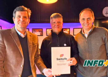 Firmaron un convenio para mejorar la iluminación urbana en Pueblo Andino