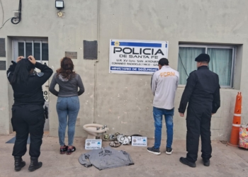 Una mujer embarazada y su pareja detenidos por un robo en una vivienda