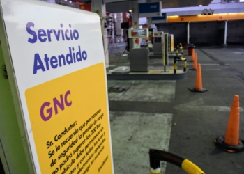 Industrias y estaciones de GNC sin gas en la región y el país