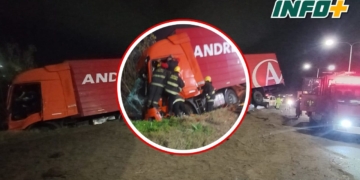 Choque entre camiones y rescate de un chofer atrapado en autopista