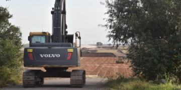 Vecinos de La Ribera indignados: «Calori prioriza sacar réditos económicos»