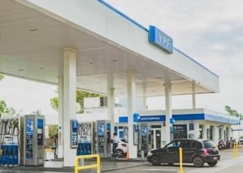El lunes vuelven a aumentar los combustibles: entre un 5 y un 7 por ciento
