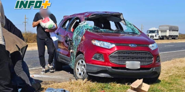 Dos heridos tras un vuelco en la autopista cerca de Arocena