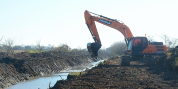 Avanza la obra del Canal Irigoyen que mejorará el drenaje de 35 mil hectáreas