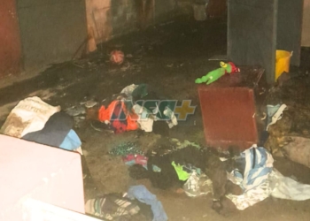 Incendio y susto en Totoras: Bomberos sofocaron el fuego en un garage