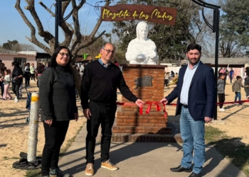 Gaboto celebró el día con los más chiquitos y reinauguró la Plazoleta de las Madres
