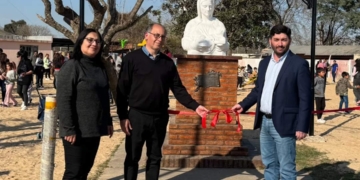 Gaboto celebró el día con los más chiquitos y reinauguró la Plazoleta de las Madres