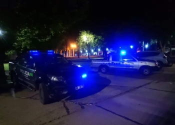 Un joven de Oliveros chocó a un auto estacionado en pleno centro: no hubo heridos