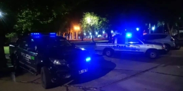 Un joven de Oliveros chocó a un auto estacionado en pleno centro: no hubo heridos