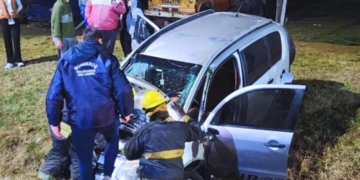 Despiste y vuelco en Ruta 11: un conductor herido