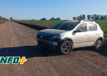 Una mujer sufrió un accidente con su auto en un camino rural en Díaz