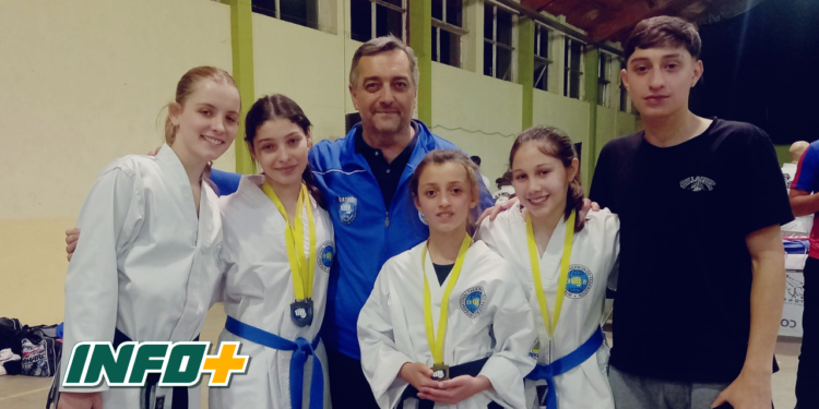 Subidos al podio: alumnos de la escuela de Taekwondo de Maciel compitieron en Córdoba