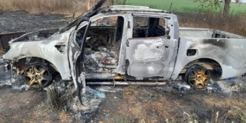 Una camioneta robada en Totoras fue encontrada incendiada en Maciel