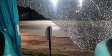 Un menor de Timbúes demorado tras destrozar los vidrios de un colectivo en Maciel
