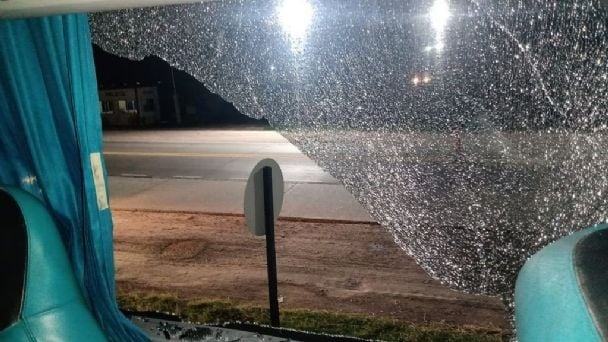 Un menor de Timbúes demorado tras destrozar los vidrios de un colectivo en Maciel