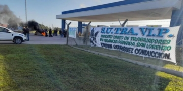 Conflicto gremial en Timbúes: despidieron a 10 trabajadores de AGD