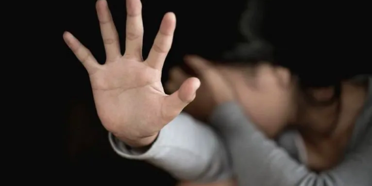 10 años de prisión para un hombre que abusó de las hijas de su pareja
