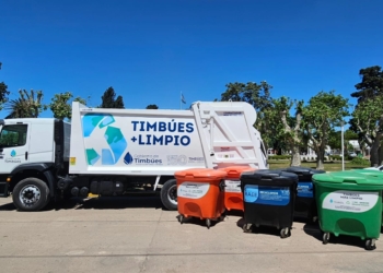 Timbúes adquirió un nuevo camión recolector y 25 contenedores