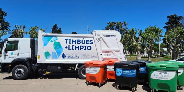 Timbúes adquirió un nuevo camión recolector y 25 contenedores