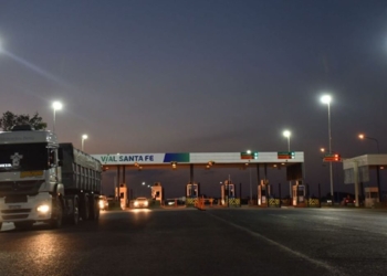 Asaltaron a un motociclista en autopista y le dispararon en una pierna