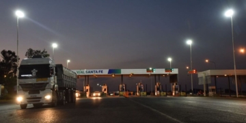 Asaltaron a un motociclista en autopista y le dispararon en una pierna