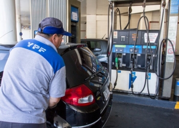 Este viernes aumentan un 4 por ciento los combustibles en todo el país